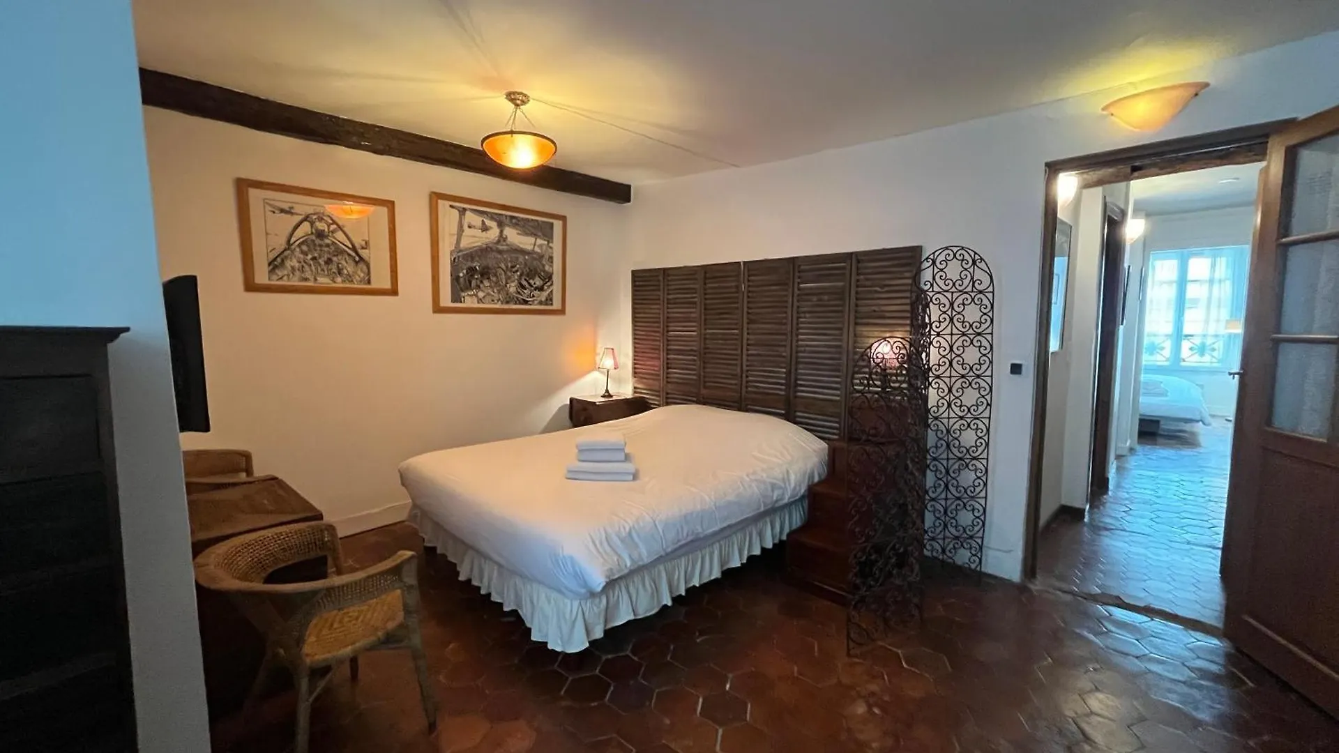 Typical Marais 3 Bedroom - Beaubourg *
